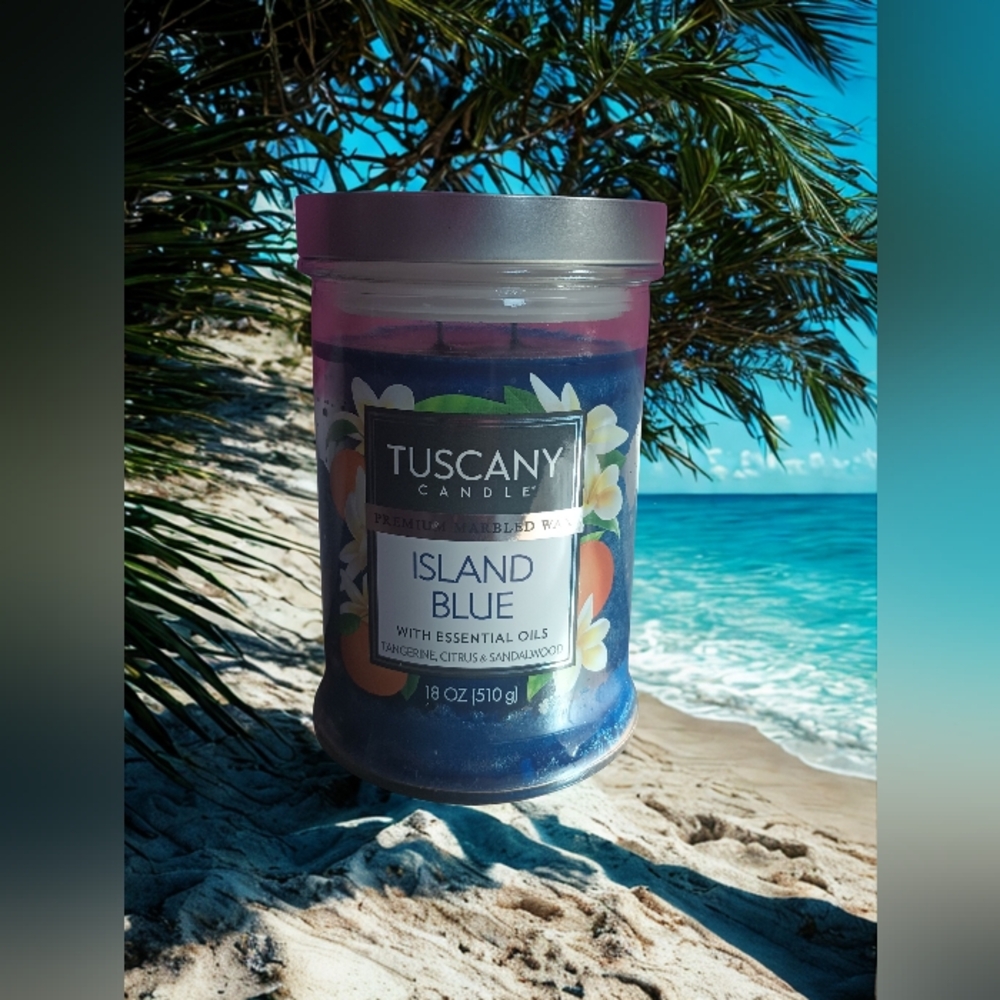 🕯️ Tuscany Candle Tropical Island Blue Candle NWT!